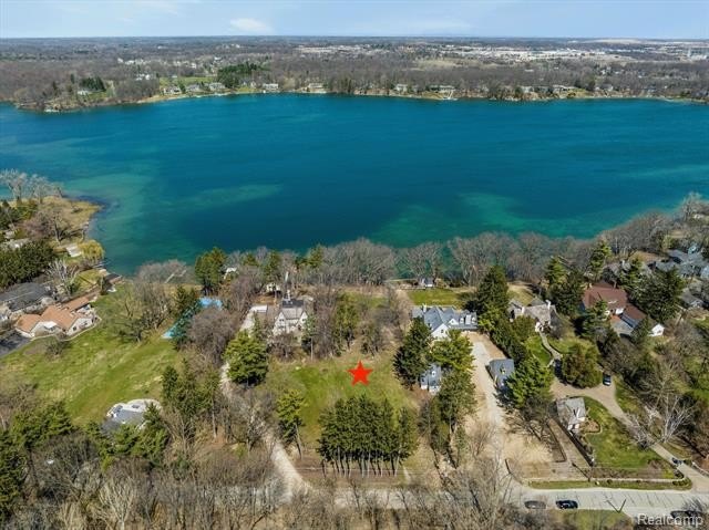 Lake Angelus Vacant Lot