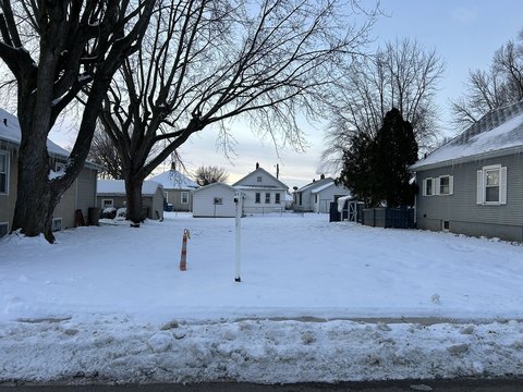 Vacant Lot in Established Community