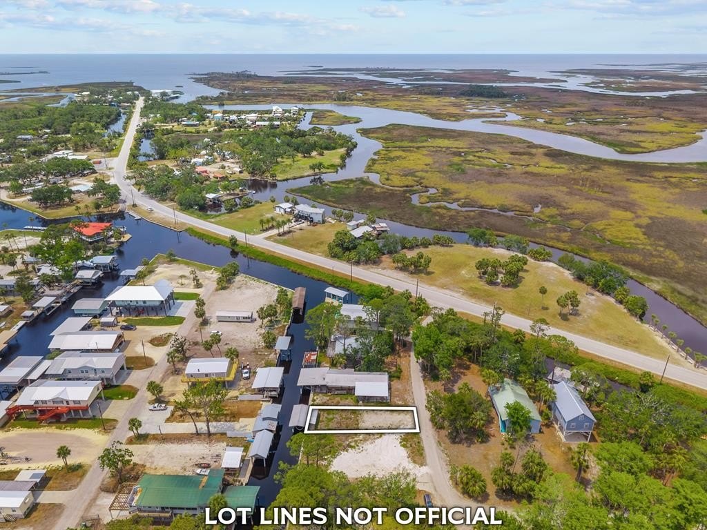 Canal-Front Lot in Suwannee, Florida