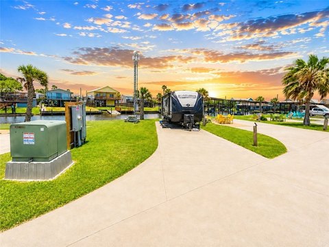 Canal-Front Waterfront Land