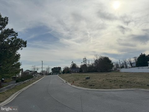 Buildable Lots on Saif Court