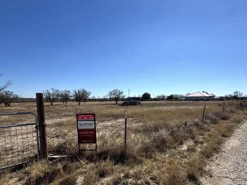 Expansive Land in South Antonio