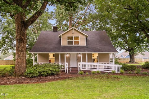 Charming Office Building Near Downtown