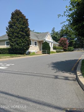 Renovated Office Space in Oakhurst