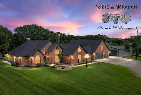 Mabank Ranch with Vineyard and Residence
