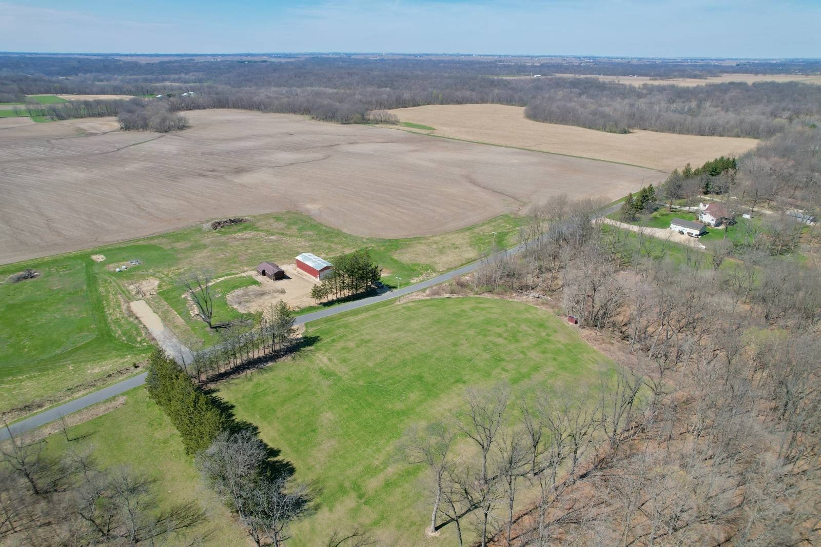 Versatile Land with Rural Serenity