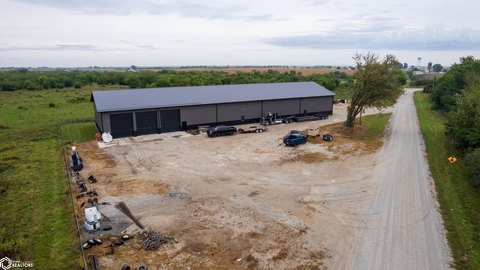 Versatile Shop with Living Quarters