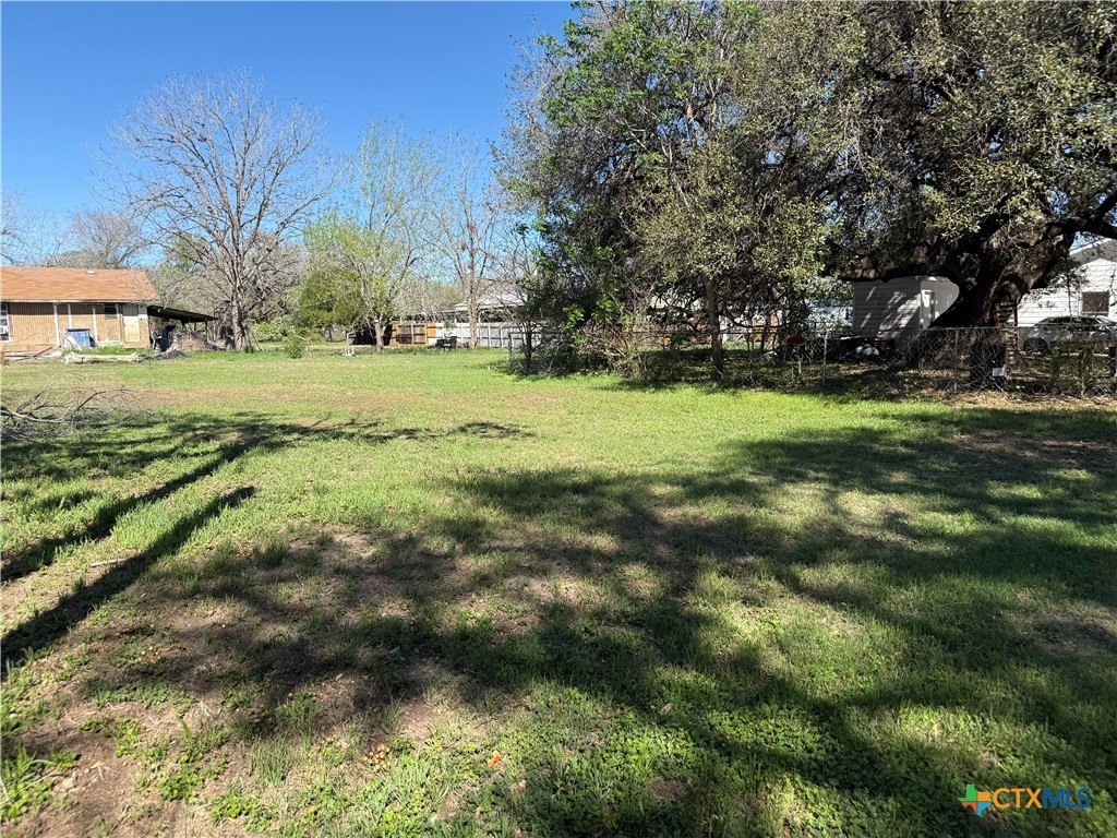 Residential Land in Cuero, Texas