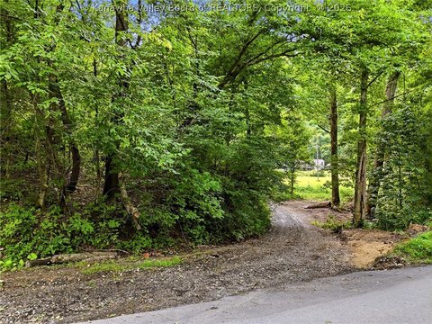 Land, Clay, WV