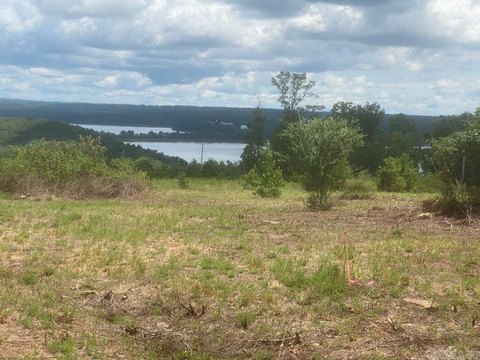 Land with Lake Views