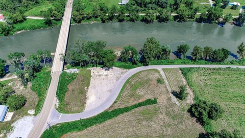 Riverfront Acreage: Del Rio, TN