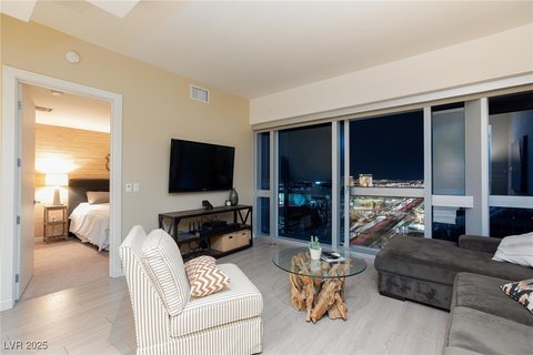 Las Vegas High-Rise Condo