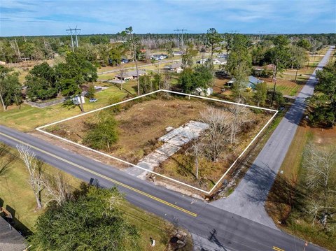 Spacious Corner Lot in Moss Bluff