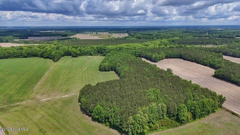 Tyner, NC Farmland with Shelters