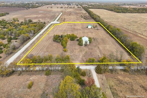 Large Lots in Douglass, Kansas