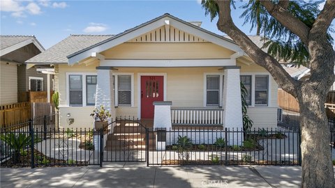 Craftsman Duplex in East Arts Village
