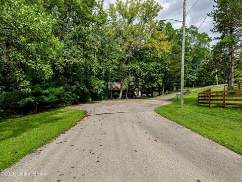 Land, Crestwood, KY