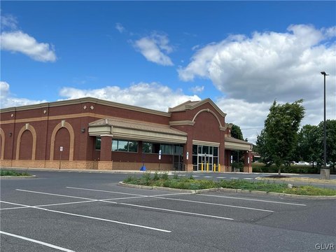 South Whitehall Retail Space Available