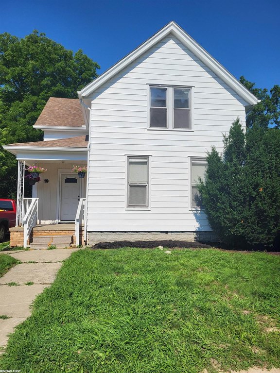 19 Washington St, Mount Clemens, MI 48043