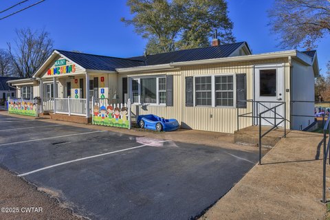 Versatile Commercial Investment Opportunity