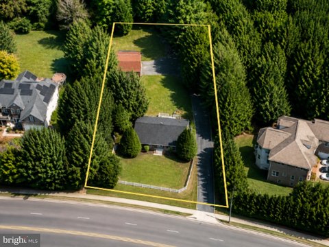 Land, HERNDON, VA