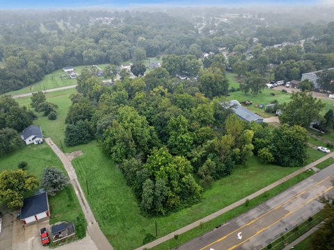 Land, Des Moines, IA