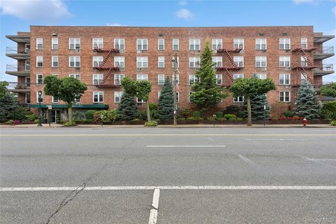 Renovated Office Space Near LIRR