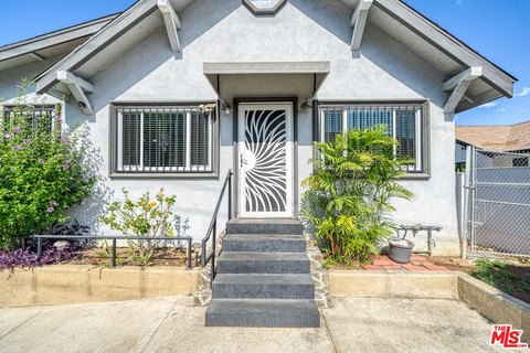 Remodeled Duplex Near Koreatown, DTLA
