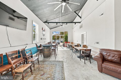 Restaurant Space with Parking