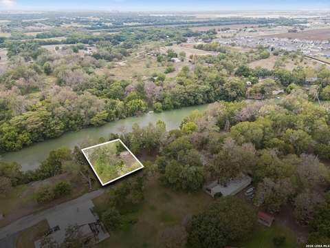 Land, Seguin, TX