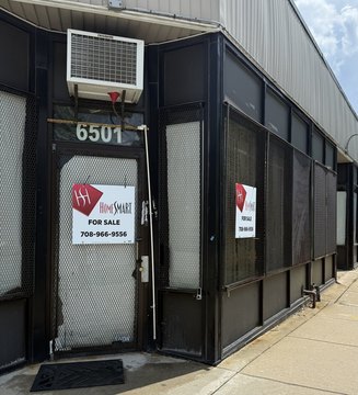 Chicago Mixed-Use Retail Opportunity