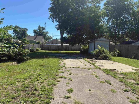LAND - ROCKFORD, IL