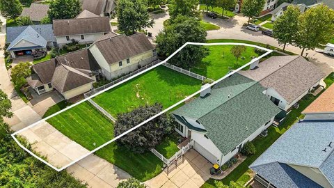 LAND - IowaCity, IA