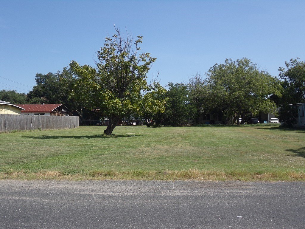 Residential Lot Near Downtown Weimar