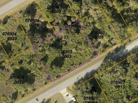 Residential Land Parcel with Four Lots
