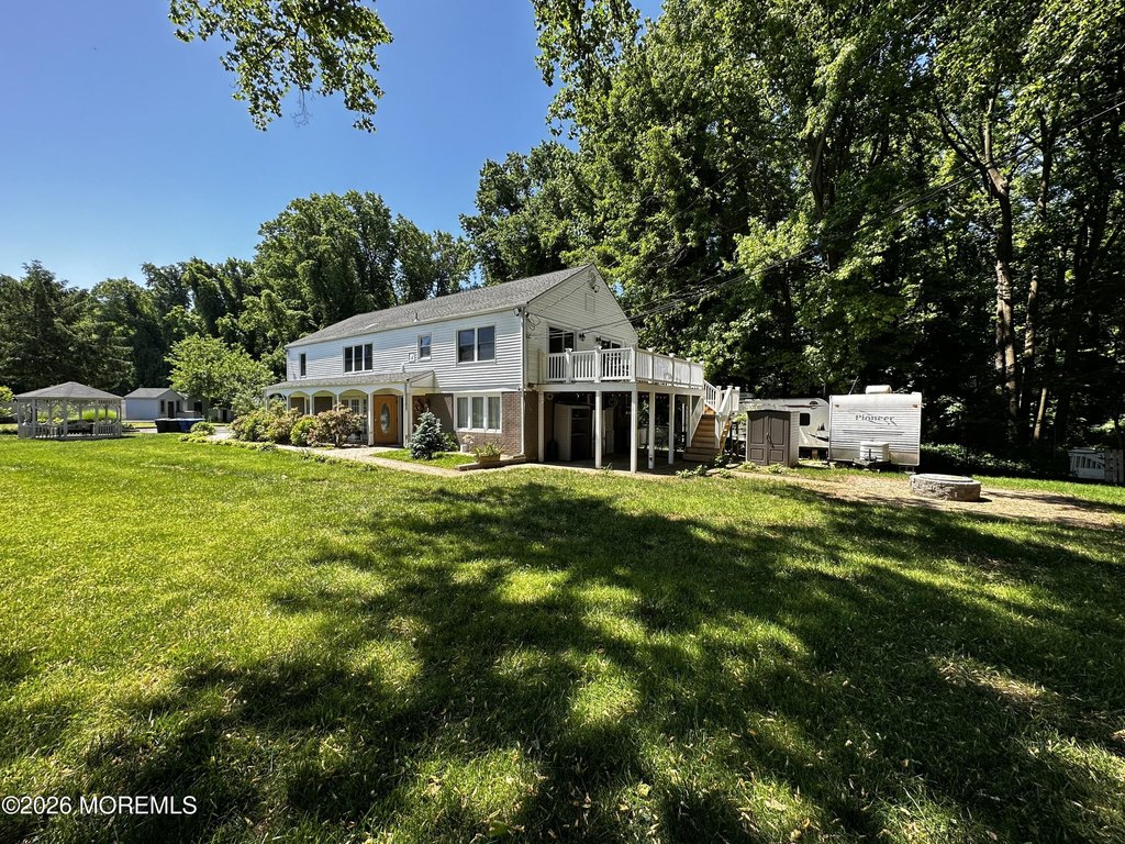 1 Thompson Dr, Leonardo, NJ 07737