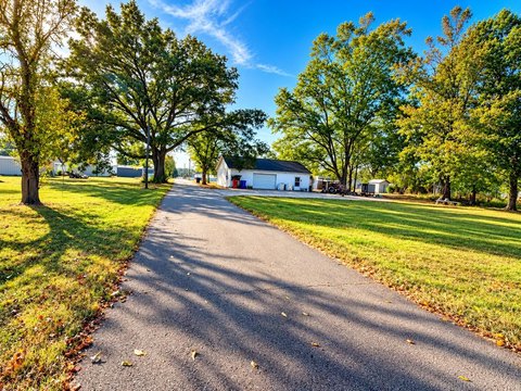 Land, Savannah, TN