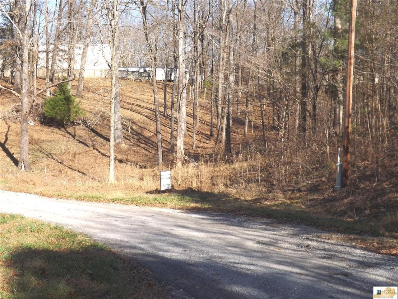 Land in Fountain Run, KY