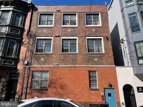 6-Unit Apartment Building with Yard