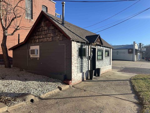 Renovated Holton Commercial Space Available