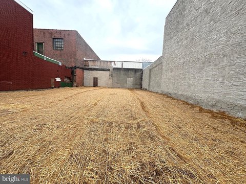 Land in Philadelphia, PA