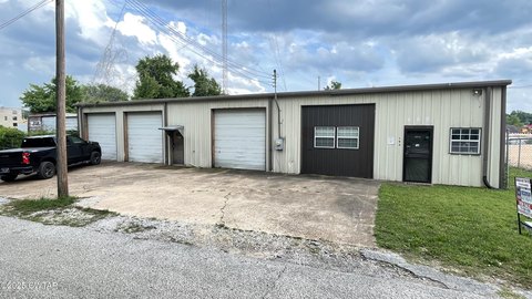 Warehouse with Office and Storage