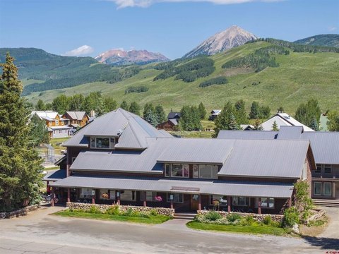 Versatile Office Space Near Elk Avenue