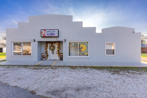 Raceland Commercial Building on Highway