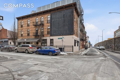 Six-Unit Brick Multifamily Building