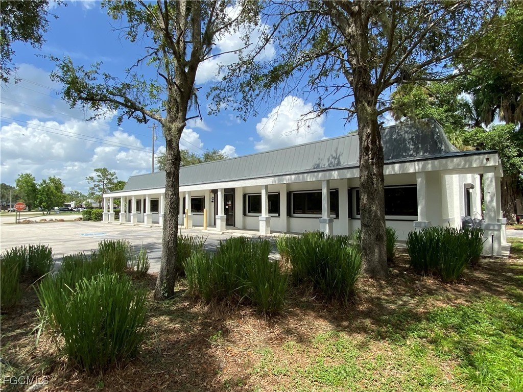 Remodeled Freestanding Building on Bayshore