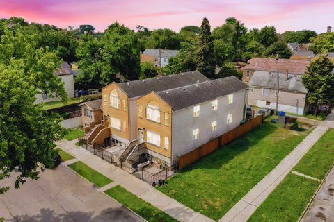 Chicago Triplex with Income Potential