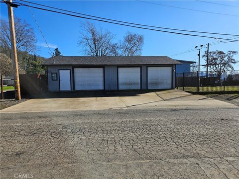 Flex Industrial Property with Driveway Access