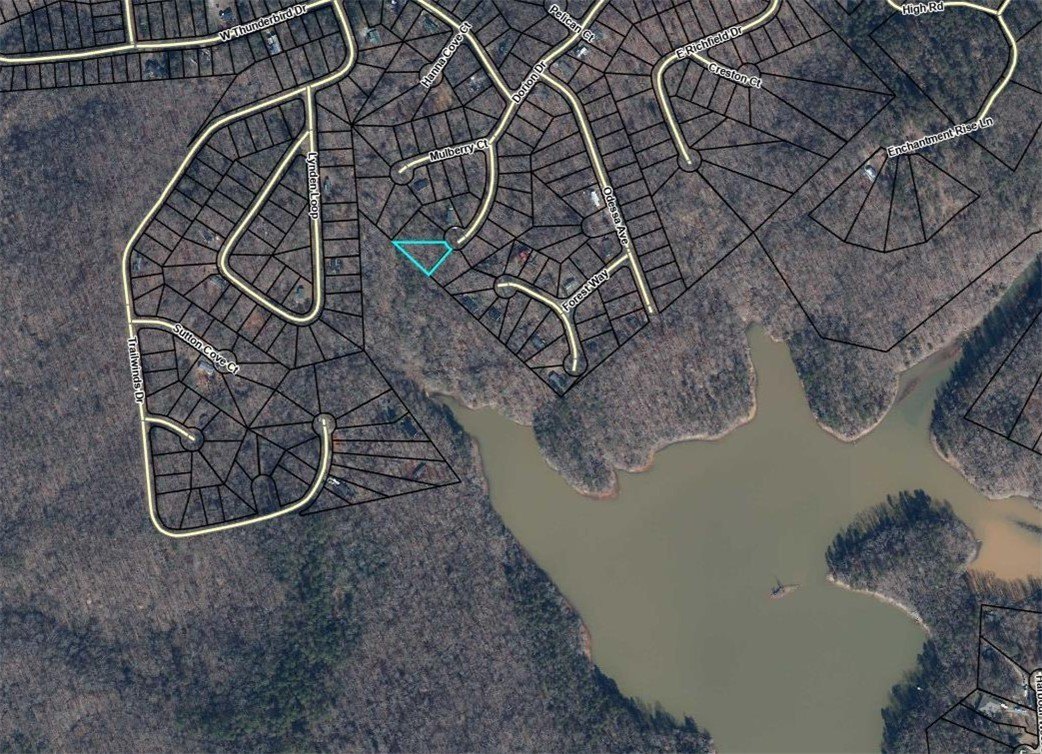 Lakefront Lot in Foxwood Hills
