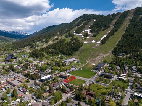 Mixed-Use Property Near Snow King